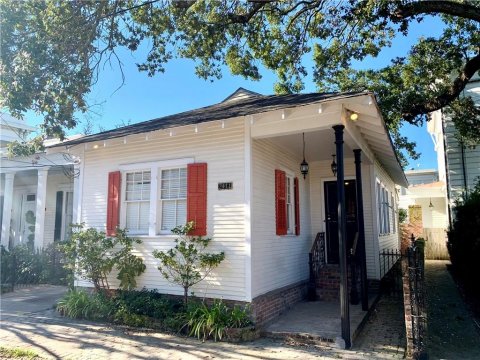 2411 Coliseum Street